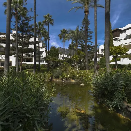 Alhambra Del Mar Апартаменты Марбелья